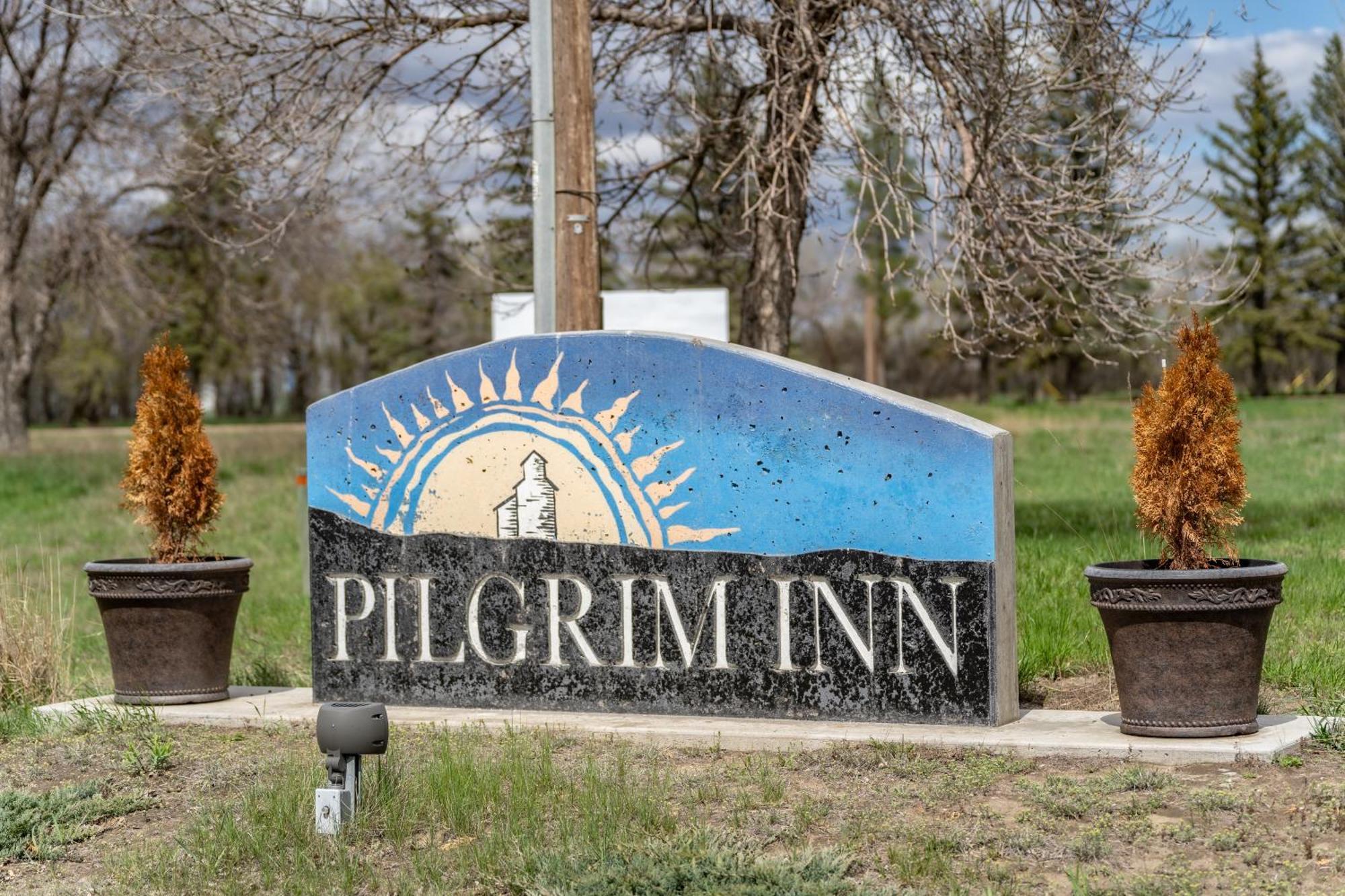 Pilgrim Inn Caronport Exterior photo